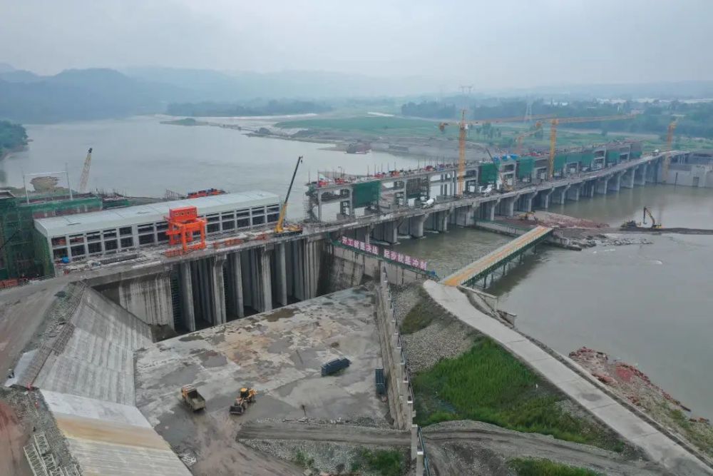 岷江虎渡溪航電樞紐工程迎來關(guān)鍵進(jìn)展 首臺(tái)機(jī)組預(yù)計(jì)8月并網(wǎng)發(fā)電